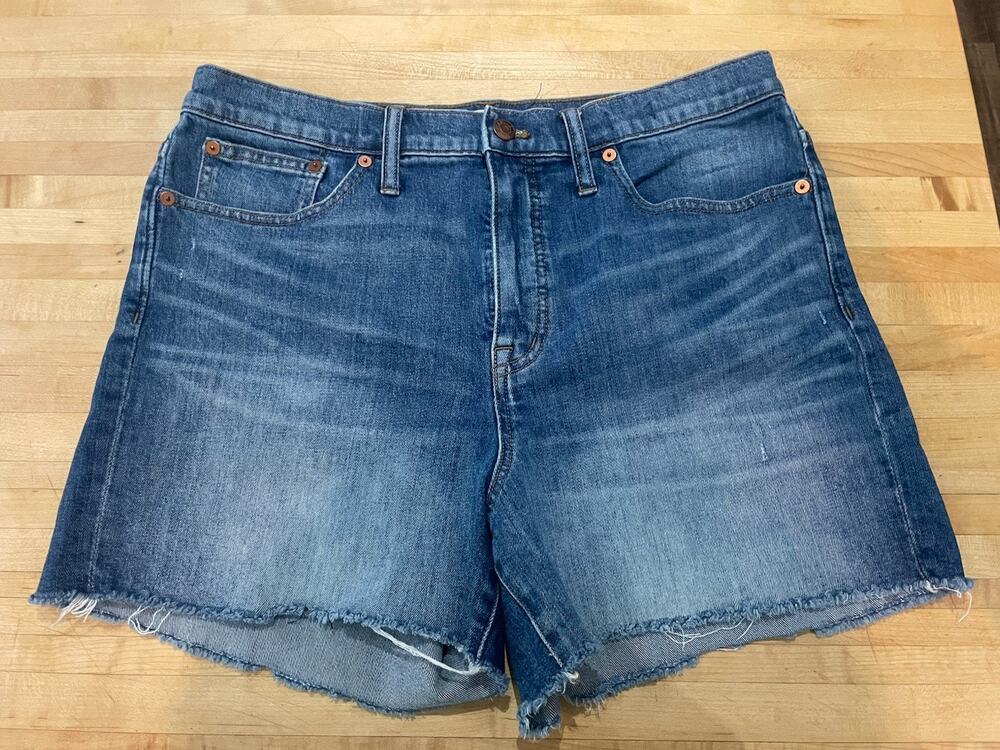Madewell The Perfect Jean Short Women Sz 31 Medium Wash Raw Hem High Rise